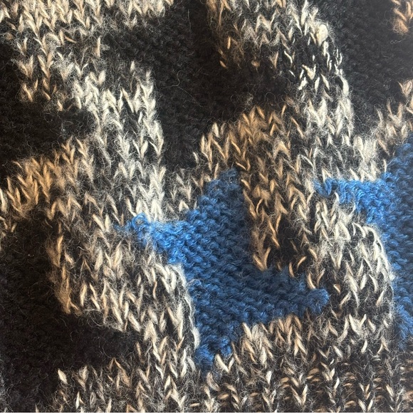 VINTAGE SML SPORT Hand Knit Sweat Vest Black Blue and‎ Grey Star Shapes Sz Large - Picture 10 of 10